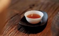 茶杯放下，是為了承接下一杯香茶。